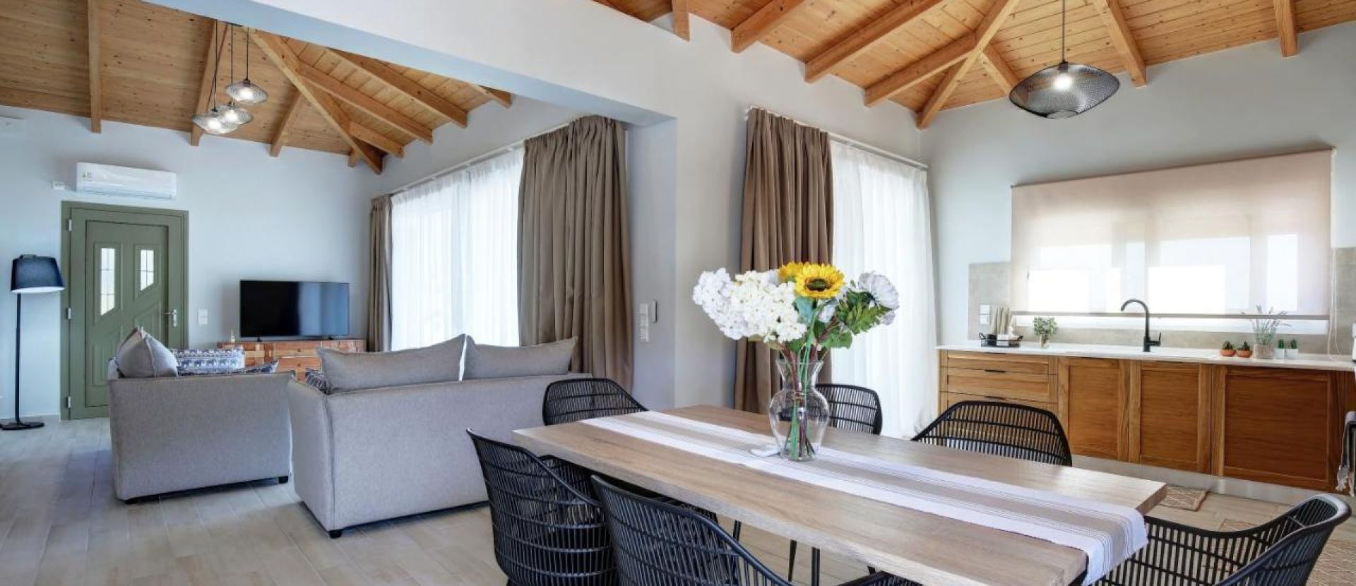 Mesogea Luxury Apartments