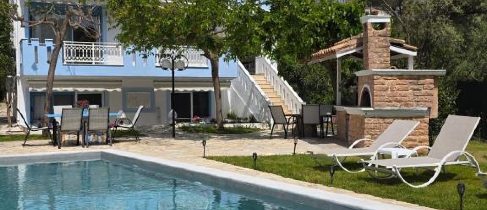 Villa Garden and Sea