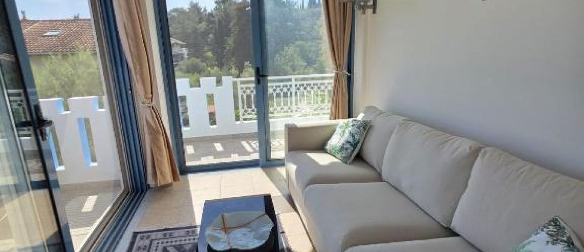 Villa Garden and Sea