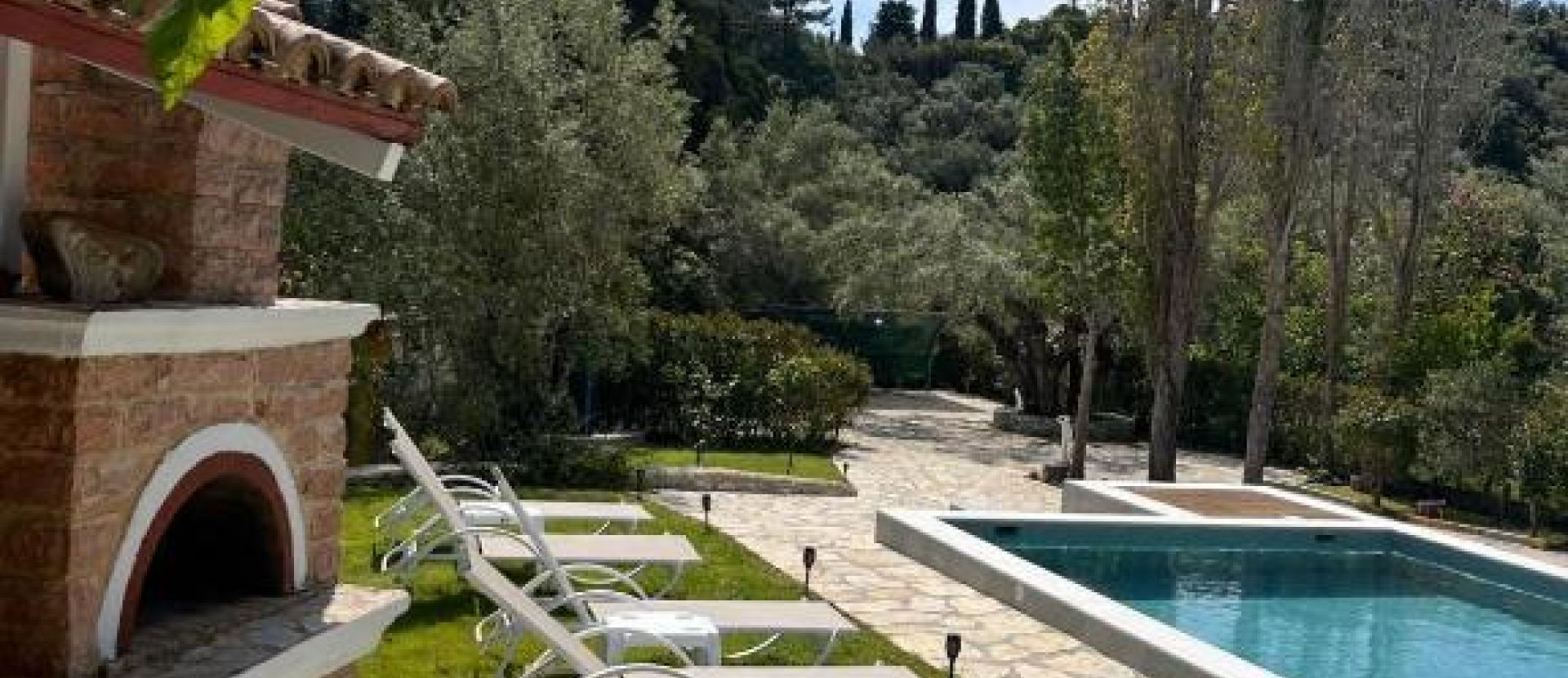 Villa Garden and Sea