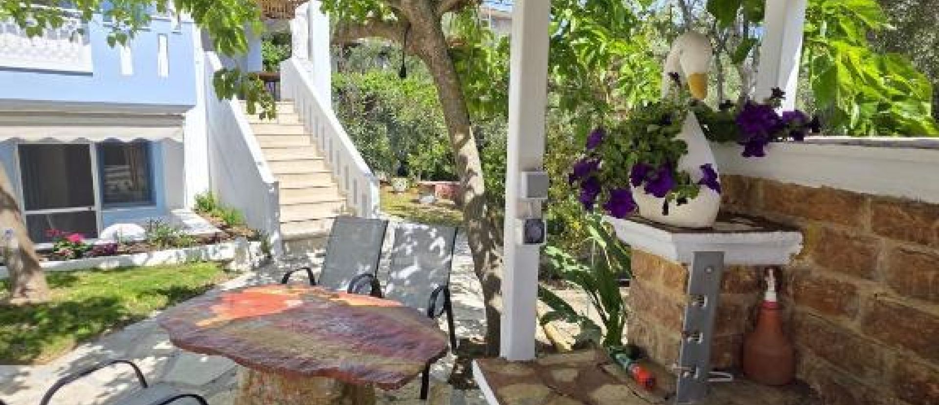 Villa Garden and Sea